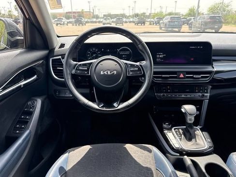 Used 2024 Kia Seltos S FWD image 12