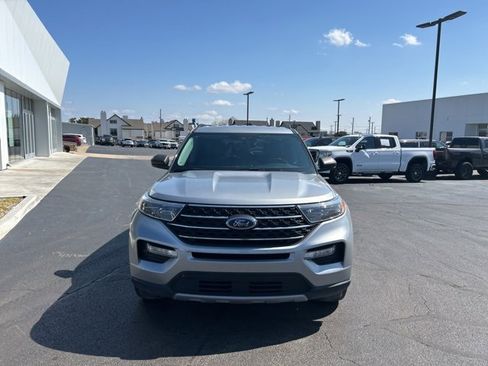 Used 2023 Ford Explorer XLT w/ Equipment Group 202A image 3