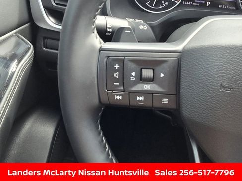 Used 2025 Nissan Rogue SV image 23