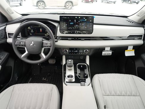 New 2026 Mitsubishi Outlander SEL image 25