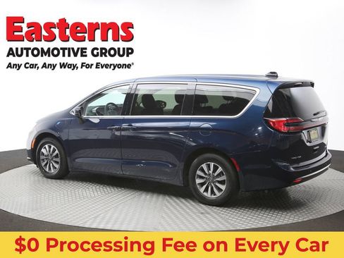 Used 2023 Chrysler Pacifica Touring-L FWD image 65