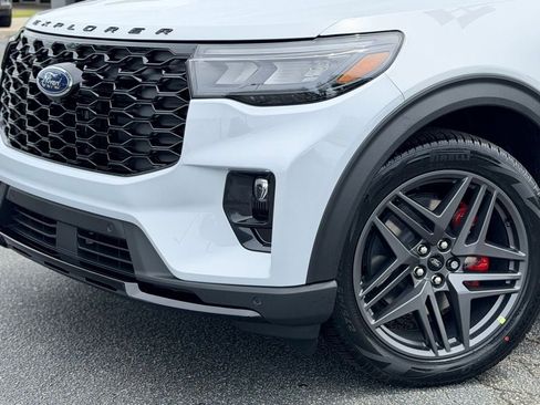 New 2026 Ford Explorer ST-Line RWD image 3