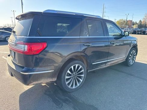 Used 2021 Lincoln Navigator Reserve w/ Luxury Package AWD/4WD image 9