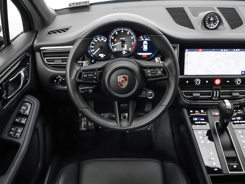 Certified 2025 Porsche Macan S image 16