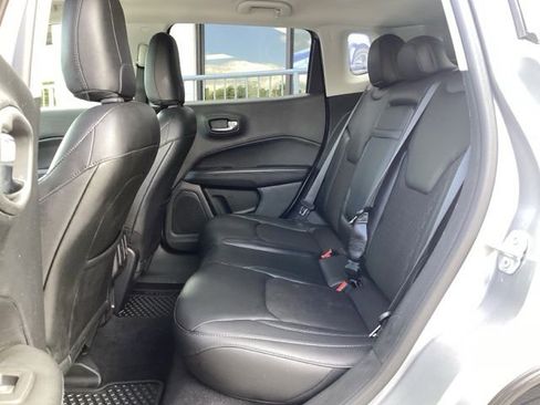 Used 2018 Jeep Compass Latitude AWD/4WD image 29