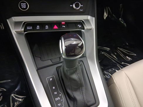 Certified 2025 Audi Q3 2.0T Premium w/ Convenience Package AWD/4WD image 13