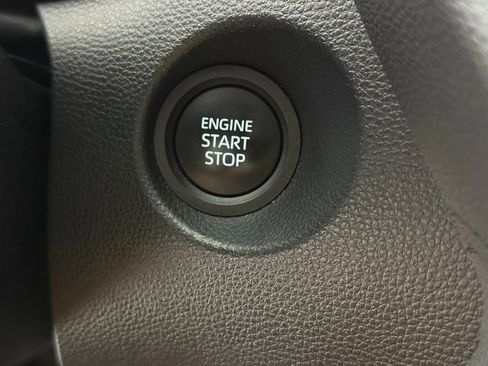 Used 2024 Toyota Corolla Cross XLE image 15