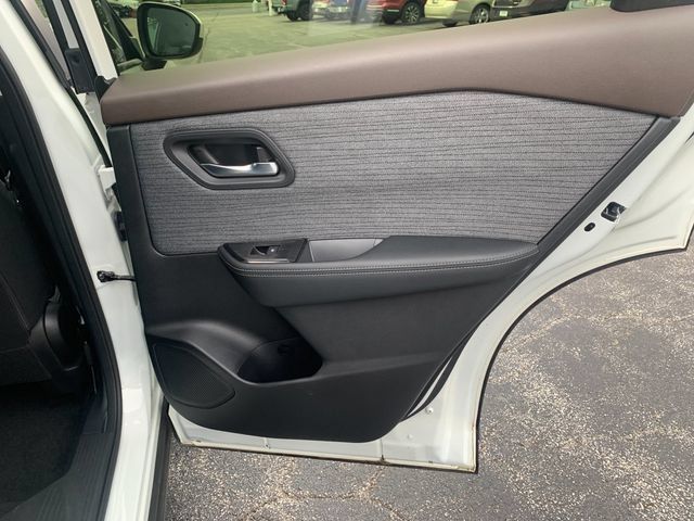 Used 2023 Nissan Rogue SV AWD/4WD image 34