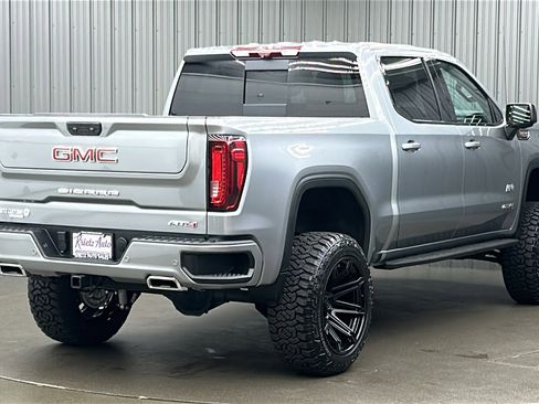 Used 2024 GMC Sierra 1500 AT4 w/ Technology Package image 5