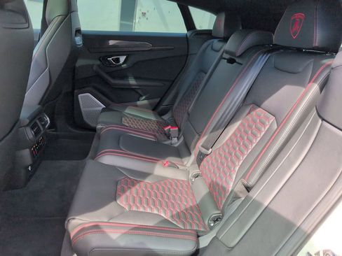 Used 2022 Lamborghini Urus image 25