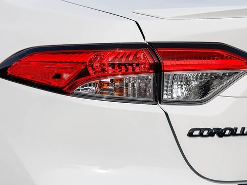 Used 2026 Toyota Corolla SE FWD image 8