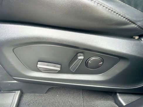 Used 2022 Ford Explorer Platinum w/ Equipment Group 601A AWD/4WD image 30