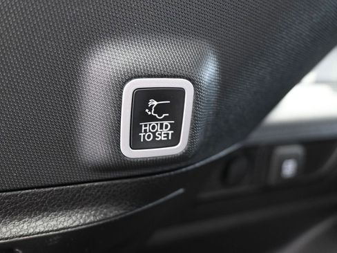 Used 2024 Jeep Grand Cherokee Altitude image 42