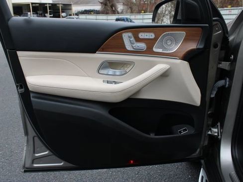 Used 2022 Mercedes-Benz GLS 450 4MATIC image 26