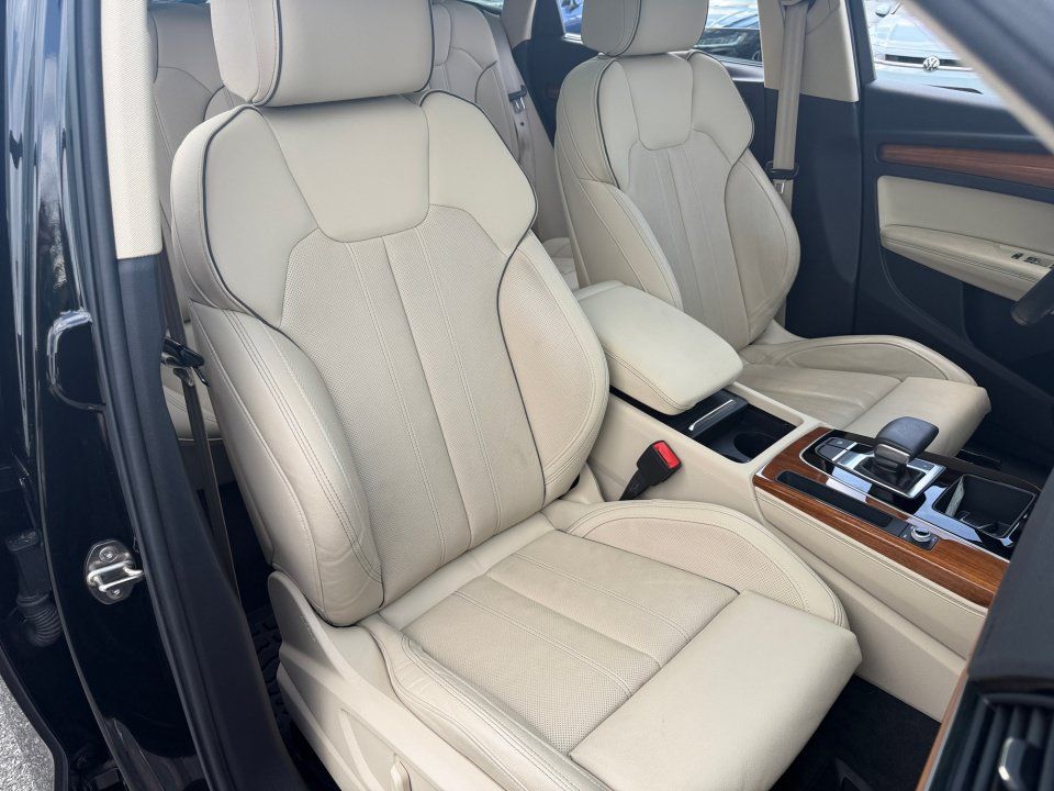 Used 2021 Audi Q5 Prestige w/ Prestige Package AWD/4WD image 32