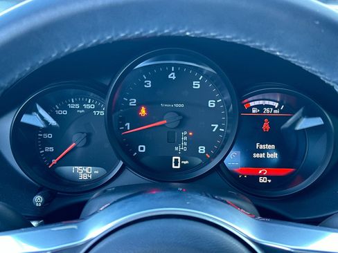 Used 2018 Porsche 718 Cayman image 19