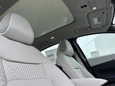 New 2026 Nissan Leaf Platinum+ image 14