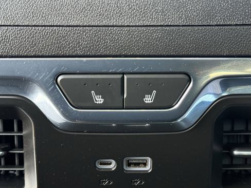 Used 2024 GMC Sierra 1500 SLT image 30