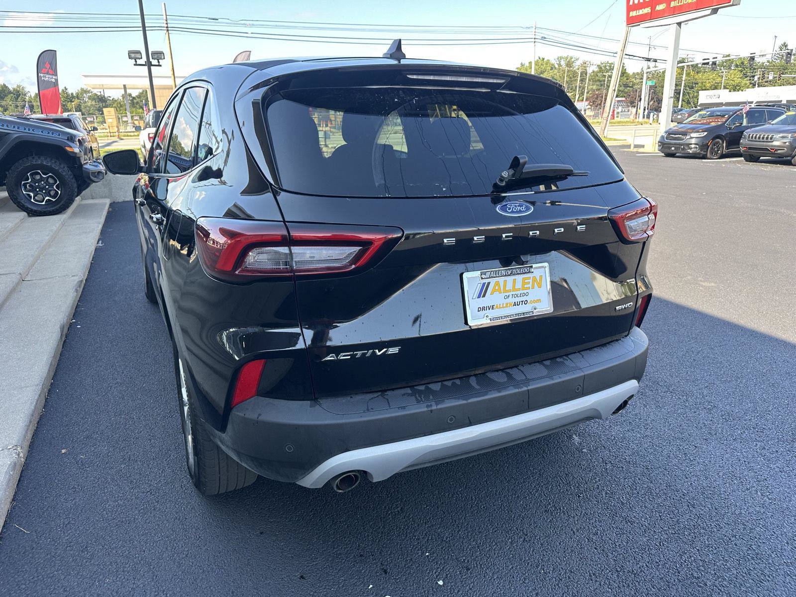 Used 2023 Ford Escape Active w/ Tech Pack #2 AWD/4WD image 9