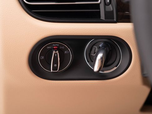 Certified 2026 Porsche Macan AWD/4WD image 27