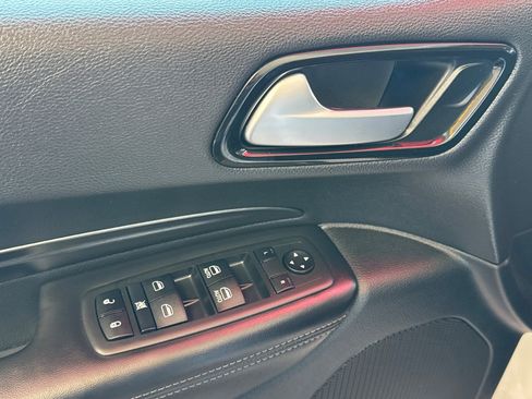Used 2022 Dodge Durango SXT AWD/4WD image 12