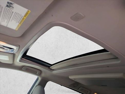 Used 2020 Toyota Sienna XLE w/ Entertainment Package FWD image 16