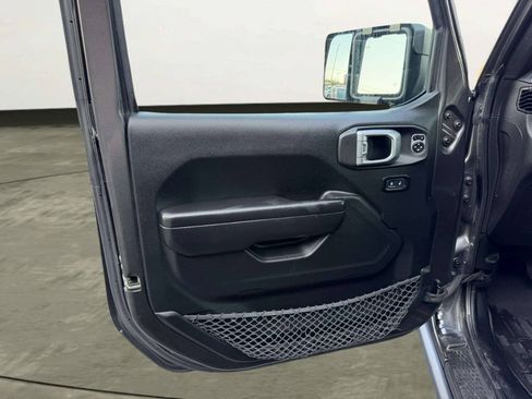 Used 2020 Jeep Gladiator Sport w/ Quick Order Package 24S AWD/4WD image 15