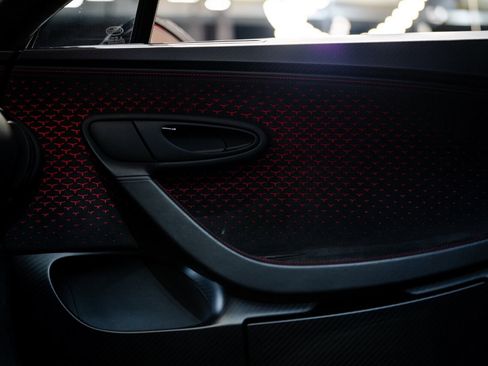 Used 2022 Bugatti Chiron Pur Sport image 35