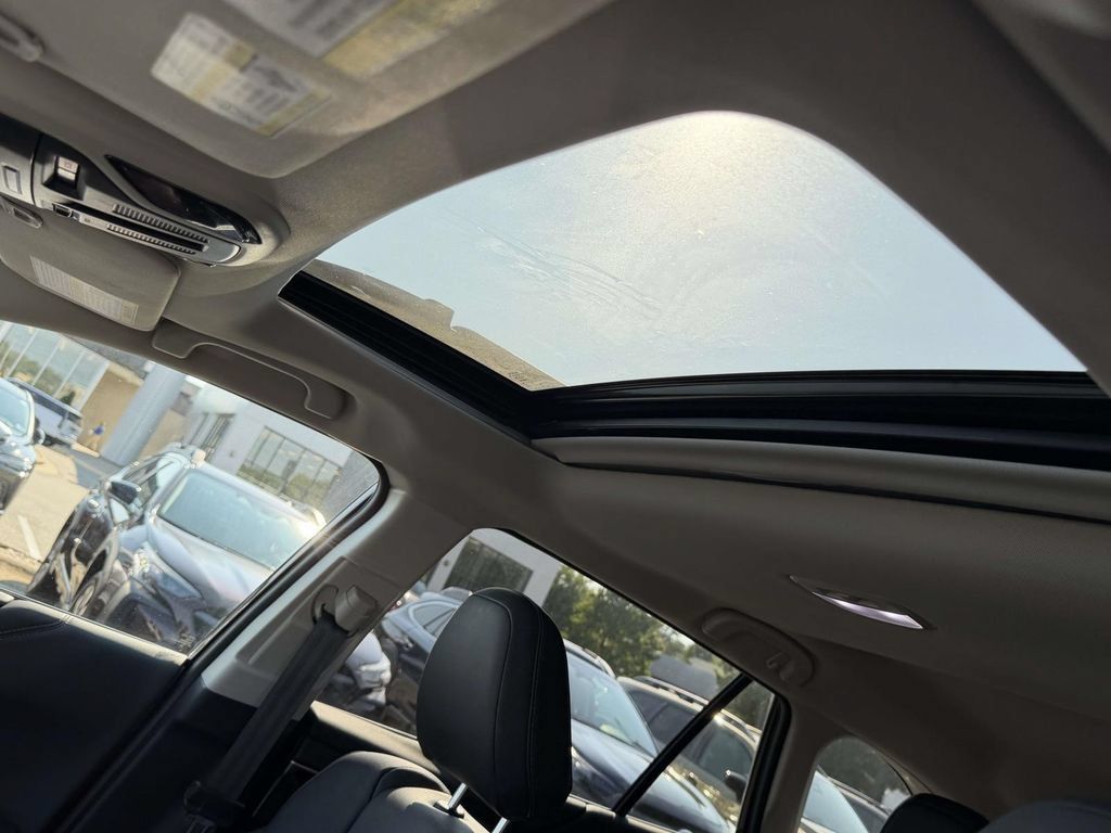 Certified 2025 Subaru Outback Limited AWD/4WD image 19