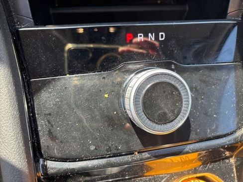 Used 2023 Jeep Grand Cherokee Laredo image 32