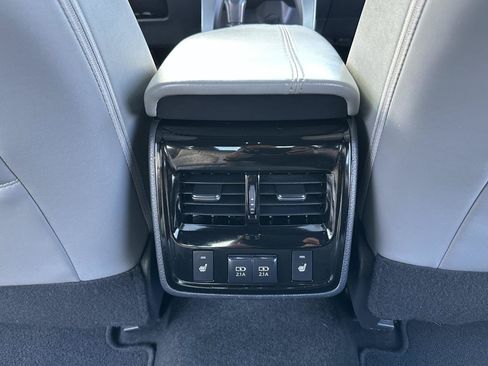Used 2019 Toyota Avalon Limited w/ Advanced Safety Package FWD image 38