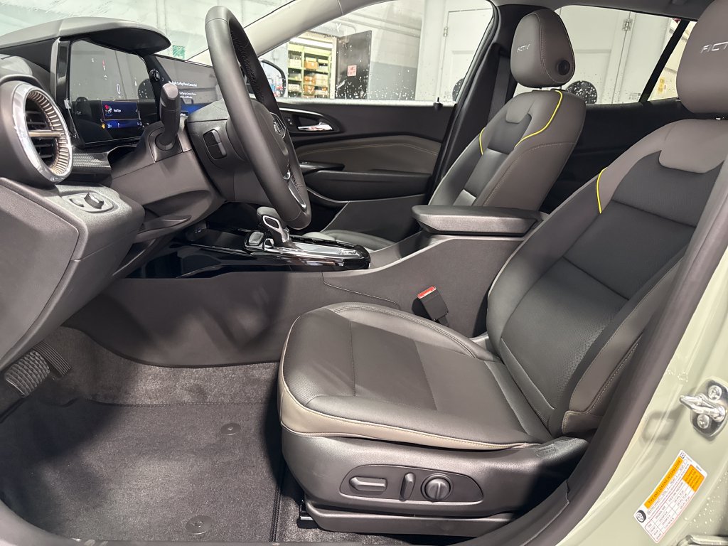 New 2026 Chevrolet Trax ACTIV w/ Driver Confidence Package FWD image 22