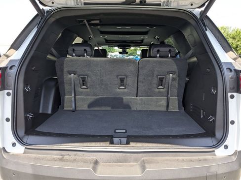 Used 2022 Chevrolet Traverse RS image 25