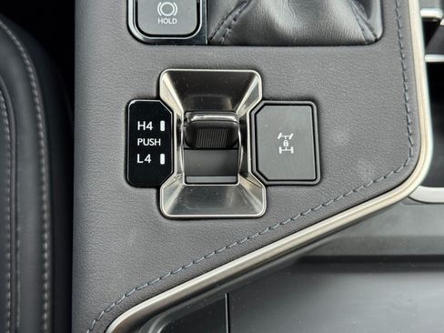Used 2024 Lexus GX 550 w/ Cold Area Package AWD/4WD image 33