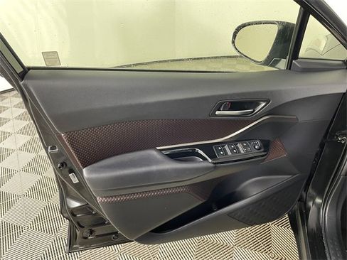 Used 2019 Toyota C-HR Limited image 13