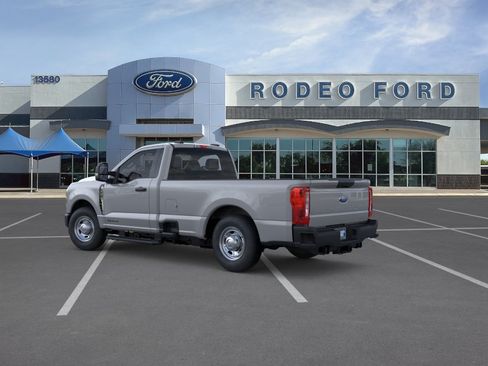 Used 2025 Ford F250 XL RWD image 4
