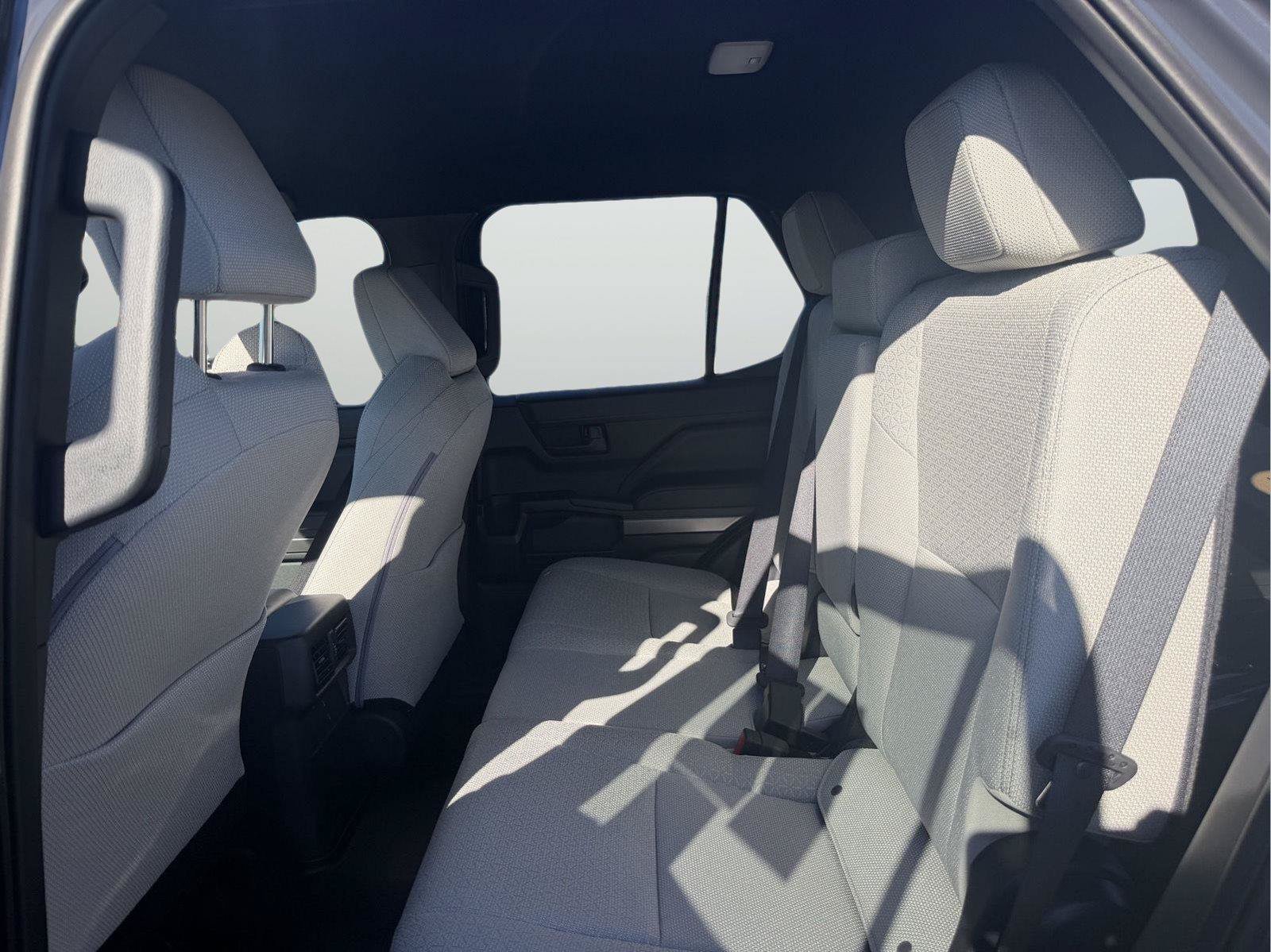 New 2026 Toyota 4Runner SR5 AWD/4WD image 15