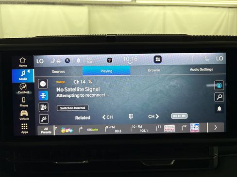 Used 2025 Jeep Wrangler Unlimited Rubicon 4xe w/ Safety Group AWD/4WD image 24