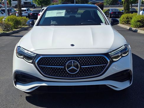 New 2026 Mercedes-Benz E 350 4MATIC Sedan image 9