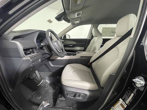 New 2026 Toyota Grand Highlander AWD image 9