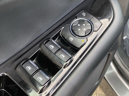 Used 2020 Ford Edge SEL w/ Convenience Package image 17