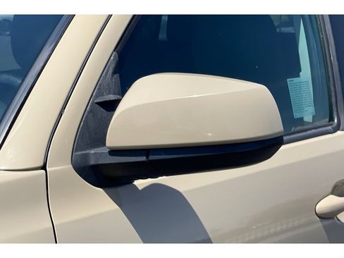 Used 2018 Toyota Tacoma SR5 RWD image 48