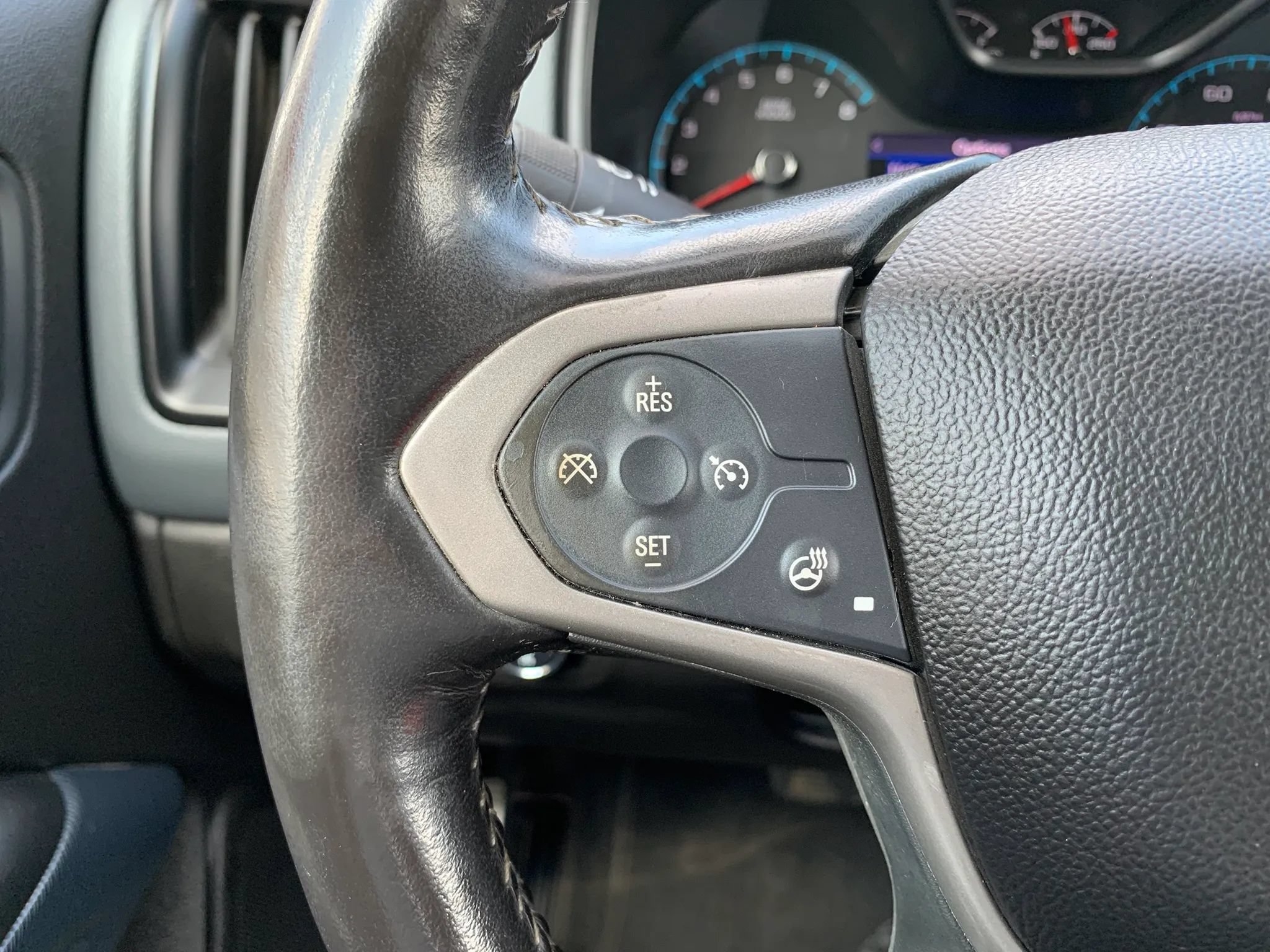 Used 2019 Chevrolet Colorado Z71 AWD/4WD image 13