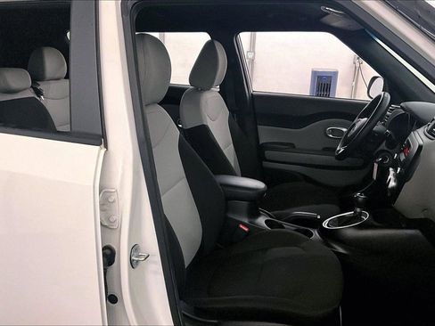 Used 2016 Kia Soul image 7