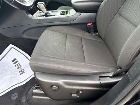 Used 2022 Jeep Grand Cherokee Laredo E image 10