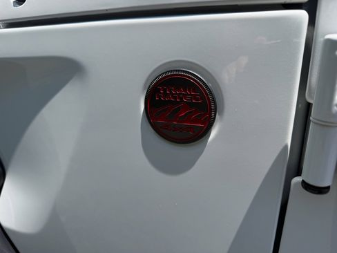 Used 2025 Jeep Wrangler Unlimited Rubicon AWD/4WD image 12
