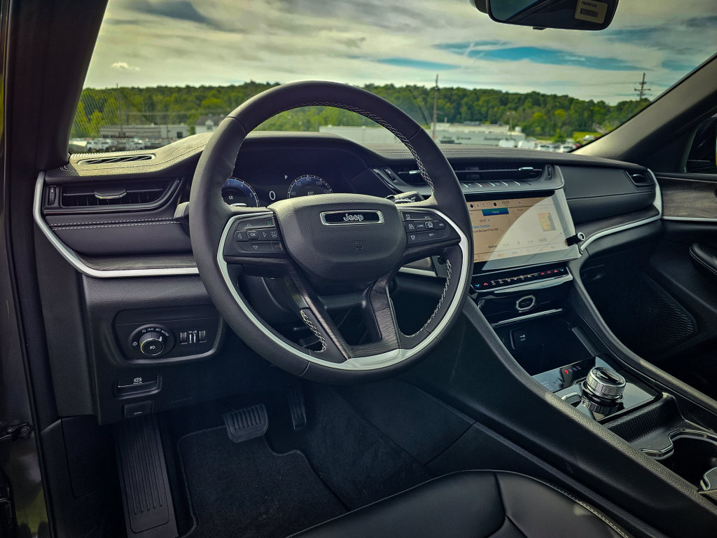 New 2026 Jeep Grand Cherokee Limited AWD/4WD image 14