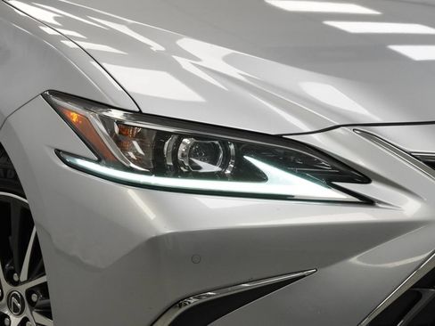 Used 2023 Lexus ES 350 w/ Protection Package (P2) FWD image 33