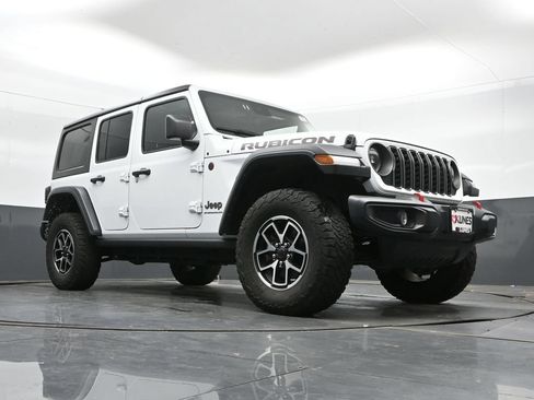 Used 2025 Jeep Wrangler Unlimited Rubicon AWD/4WD image 43