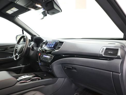 Used 2025 Honda Ridgeline Black Edition image 23